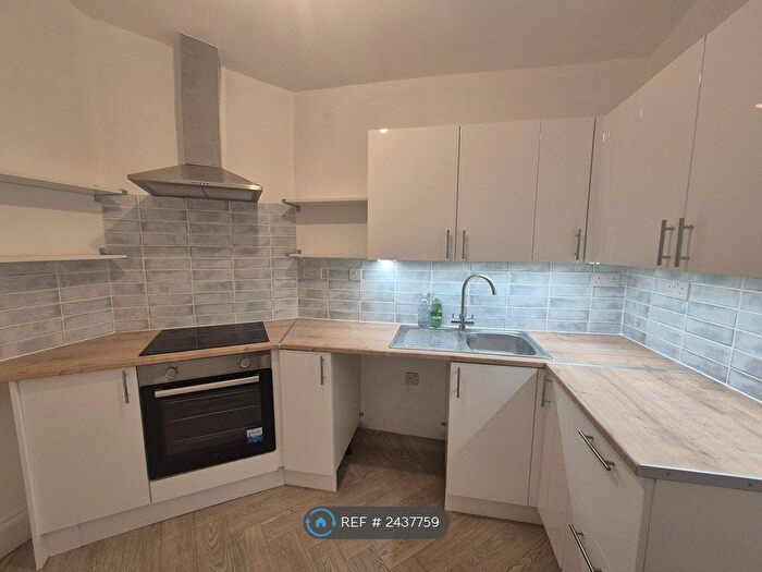 1 Bedroom Flat To Rent In Market Street, Torquay, TQ1