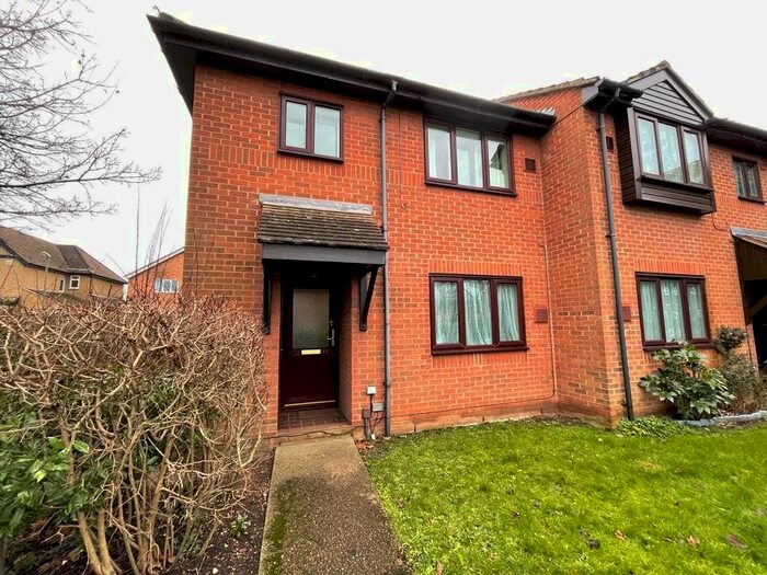 1 Bedroom Property To Rent In Lowlands Drive, Stanwell, Staines TW19