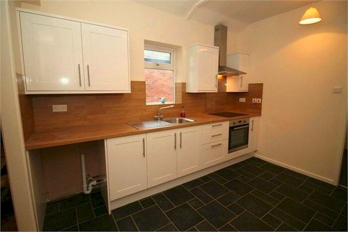 3 Bedroom Flat To Rent In Chorley Old Road, Heaton, Bolton BL1