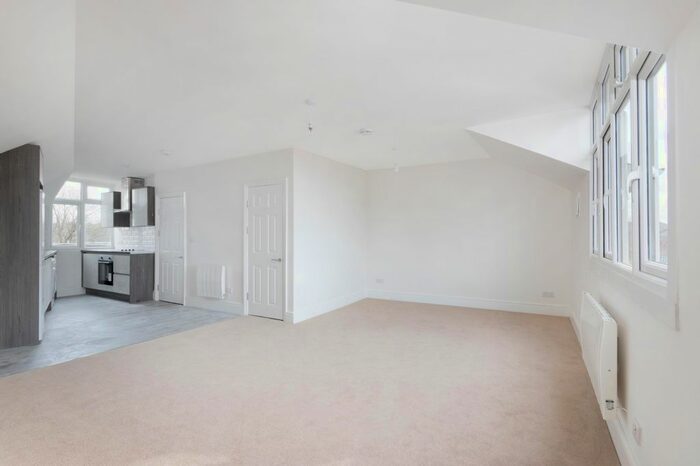 Studio To Rent In Mitcham Road, London, SW17