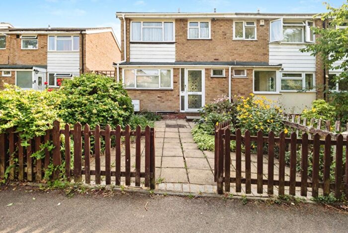 3 Bedroom End Of Terrace House For Sale In Westmede, Chigwell, Essex, IG7