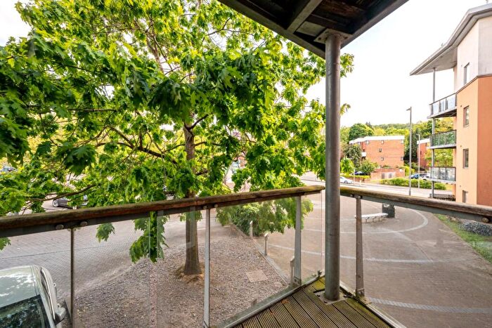 2 Bedroom Apartment To Rent In Millgate, High Wycombe, HP11