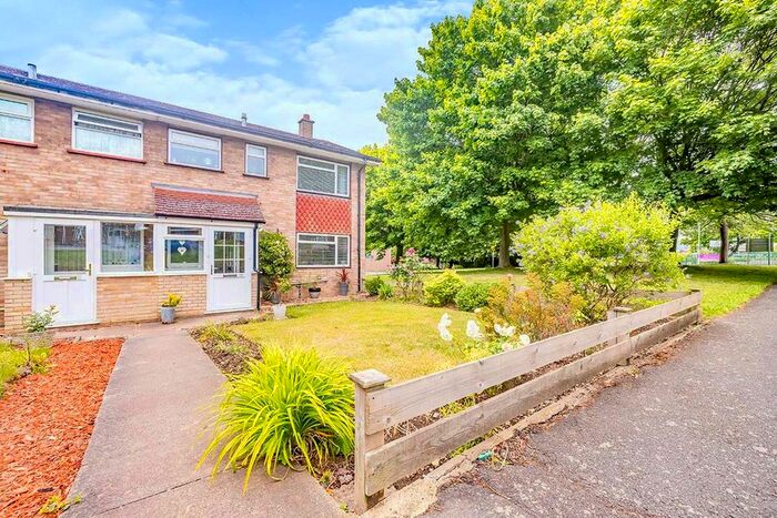 3 Bedroom End Of Terrace House To Rent In Chesham Way, Watford, Hertfordshire, WD18