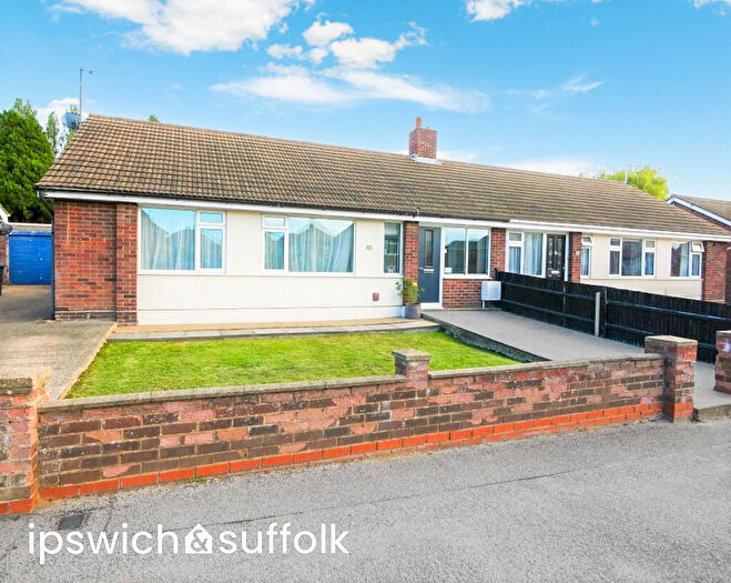 3 Bedroom Semi-Detached Bungalow For Sale In Larchcroft Road, Ipswich, IP1