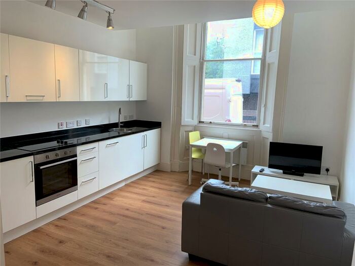 Flat To Rent In Town Hall, Bexley Square, Salford, Manchester, M3