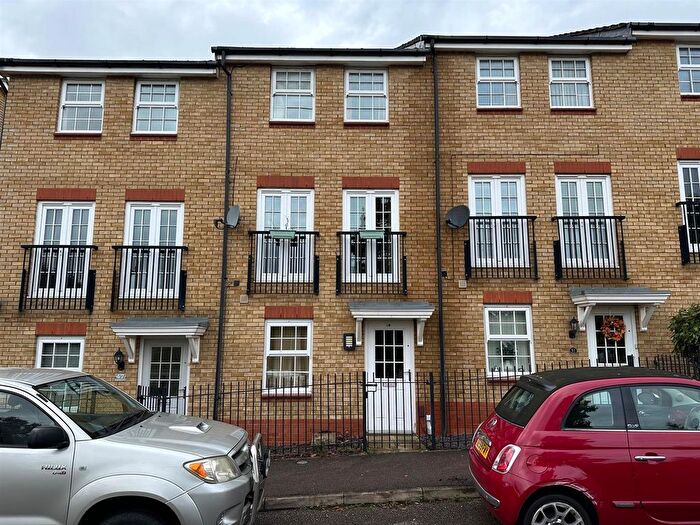 3 Bedroom Town House To Rent In Archers Wood, Hampton Hargate, Peterborough, PE7