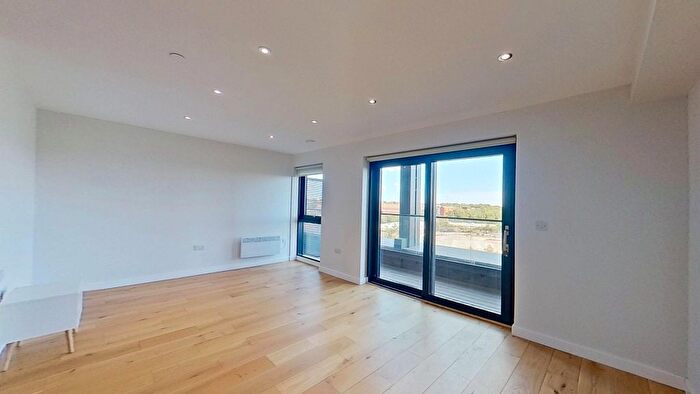 3 Bedroom Flat To Rent In Goodman Street, Leeds, LS10