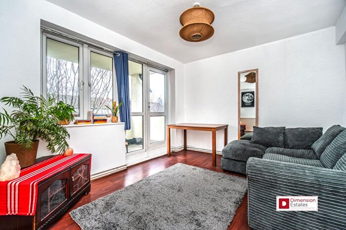 2 Bedroom Flat To Rent In Longfield Estate, Bermondsey, South East London, SE1