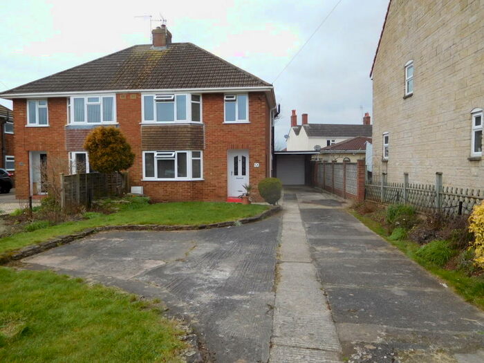 3 Bedroom Semi-Detached House To Rent In Westerleigh Road, Yate, BS37