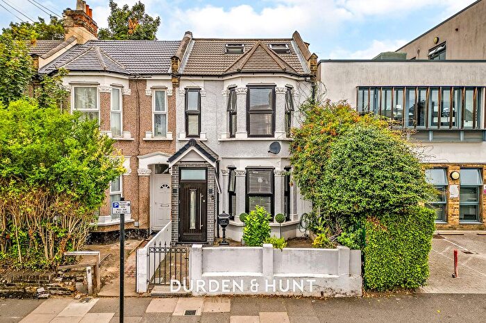 4 Bedroom Terraced House For Sale In Sheringham Avenue, Manor Park, E12
