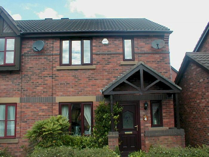 3 Bedroom Mews To Rent In Wyre Close, Morecambe, LA3