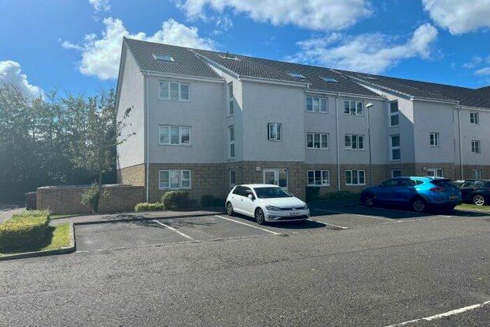 3 Bedroom Maisonette To Rent In West Wellhall Wynd, Hamilton, ML3