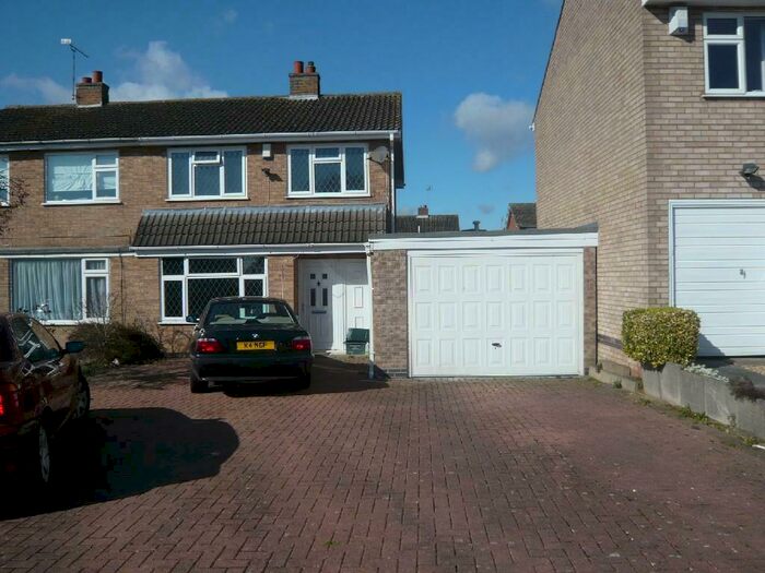 3 Bedroom House To Rent In Windrush Drive, Oadby, Leicester, LE2