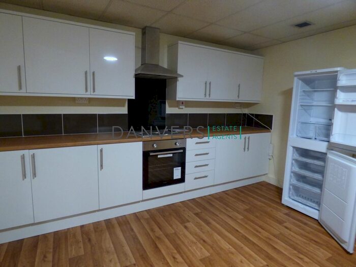 5 Bedroom Flat To Rent In Narborough Road, Leicester LE3