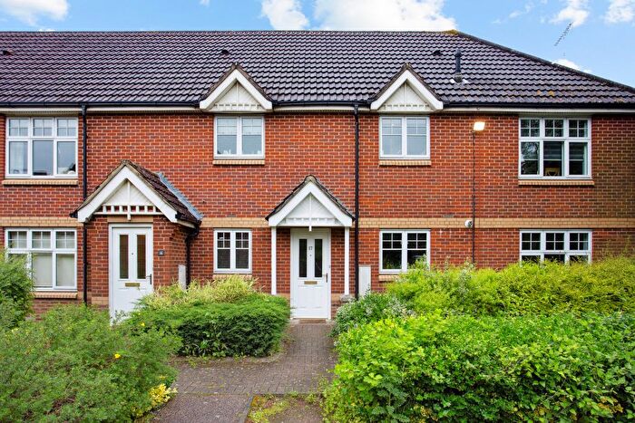 2 Bedroom Flat For Sale In Barretts Road, Dunton Green, TN13