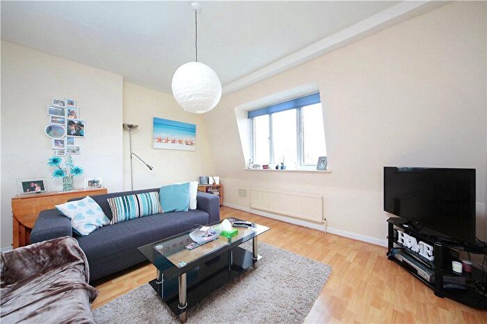 1 Bedroom Flat To Rent In Lyford Road, Wandsworth, SW18