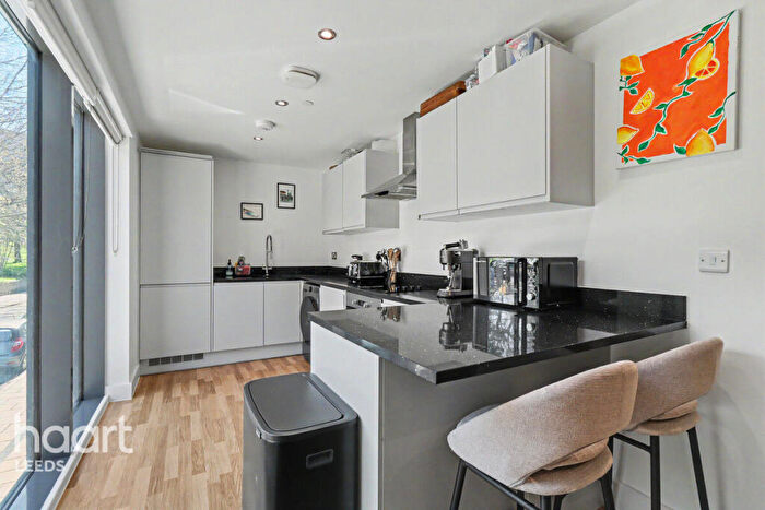 2 Bedroom Duplex For Sale In Mabgate, Leeds, LS9