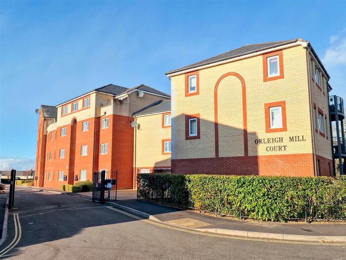 Houses for sale & to rent in EX31 4AJ, Bellaire Drive, Pilton Barnstaple