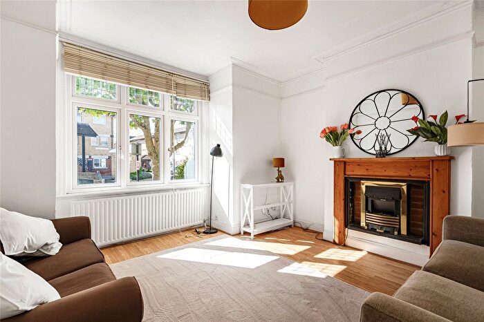 3 Bedroom Terraced House For Sale In Church Lane, Tooting, SW17