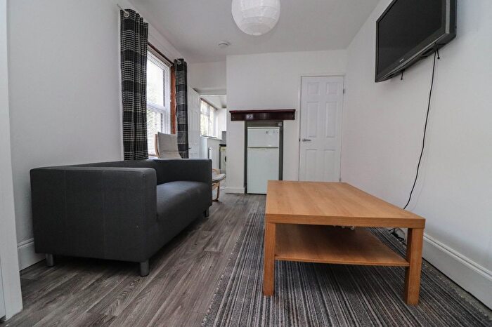 4 Bedroom Detached House To Rent In Cromwell Road, Southampton, Hampshire, SO15