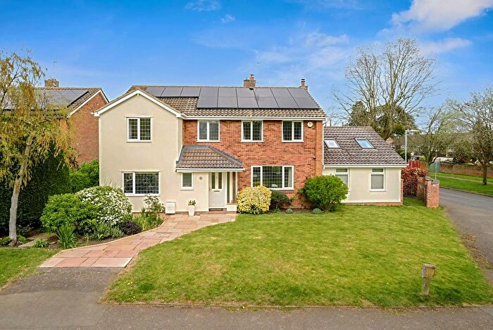 4 Bedroom Detached House For Sale In Stileman Way, Sharnbrook, Bedford, MK44