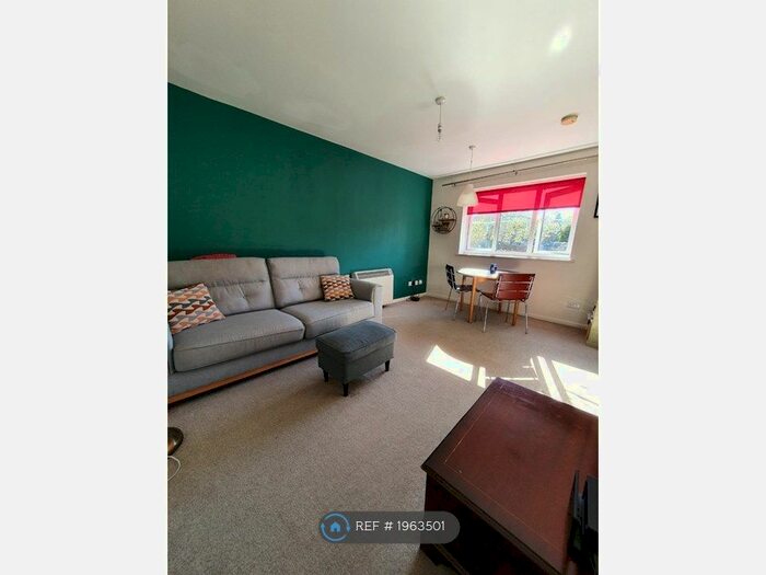 2 Bedroom Flat To Rent In All Saints Court, Didcot, OX11