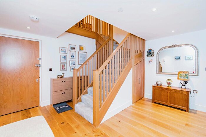 2 Bedroom Flat For Sale In Maritime Walk, Ocean Village, Southampton, Hampshire, SO14