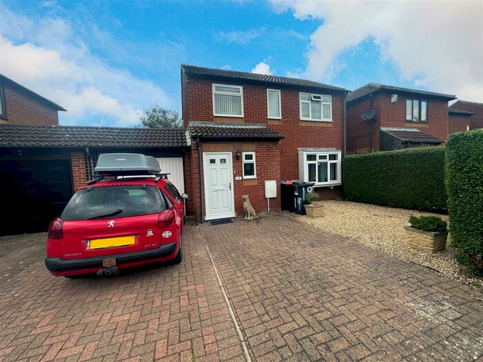 3 Bedroom Link Detached House To Rent In Broxbourne Close, Giffard Park, Milton Keynes, MK14