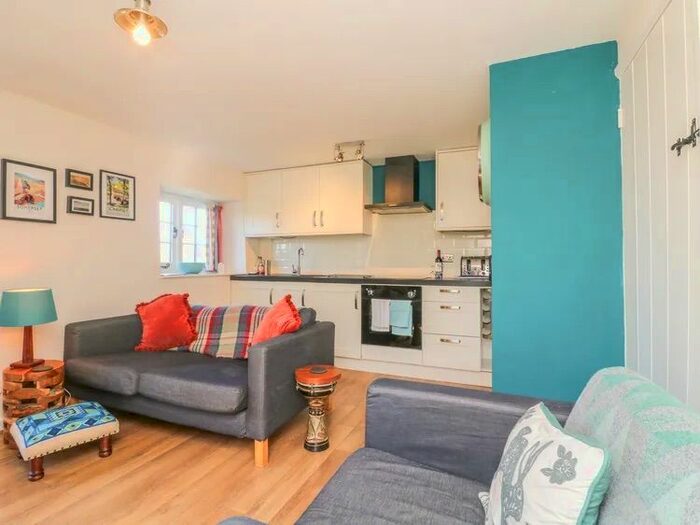 1 Bedroom Flat To Rent In Mellory, Old Cleeve, TA24