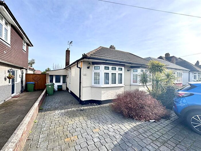 2 Bedroom Semi Detached Bungalow For Sale In Bedonwell Road, Bexleyheath, DA7