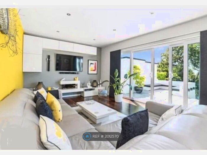 4 Bedroom Detached House To Rent In Gorsehill Road, Poole, BH15