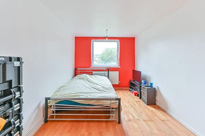 1 Bedroom Flat For Sale In Willington Road, Clapham North, London, SW9