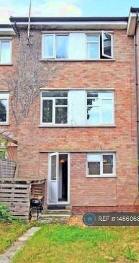 4 Bedroom Terraced House To Rent In Fir Tree Lane, Newbury, RG14