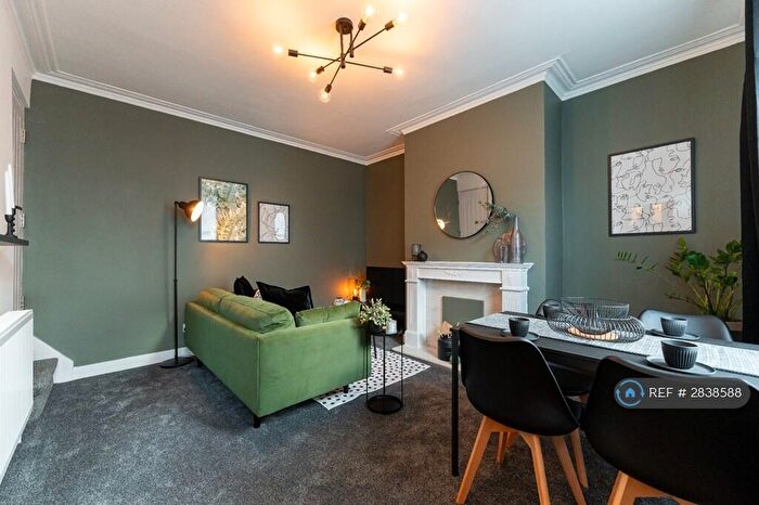 2 Bedroom Terraced House To Rent In Harold Mount, Leeds, LS6