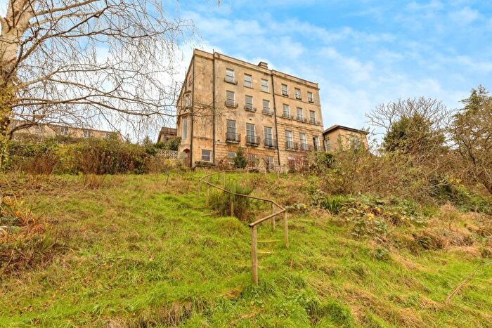 2 Bedroom Flat For Sale In Warminster Road, Bath, BA2