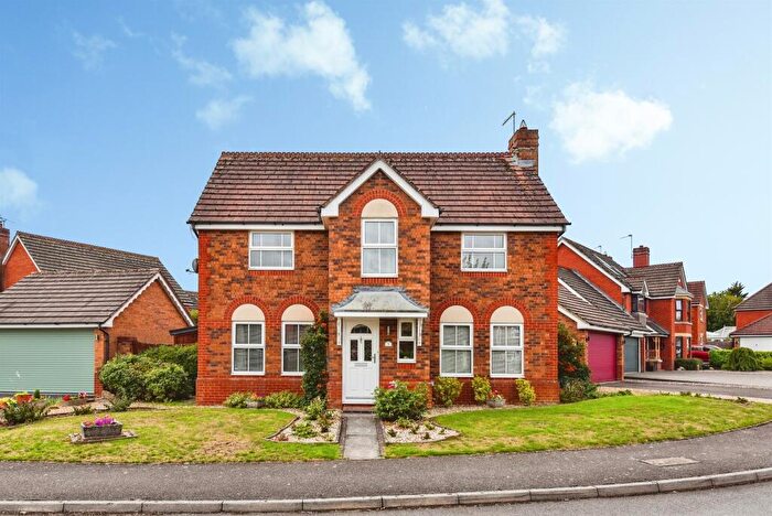 4 Bedroom Detached House For Sale In Brighton Way, Chippenham, SN14