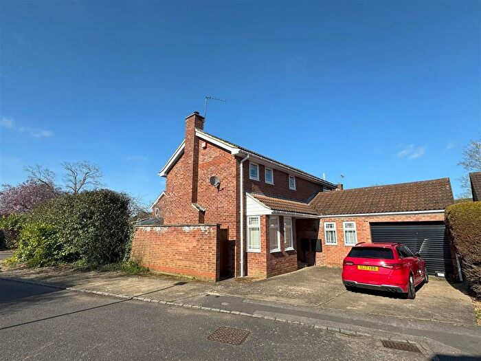 4 Bedroom Detached House To Rent In Mountsfield Close, Newport Pagnell, MK16