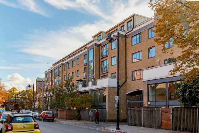 1 Bedroom Flat To Rent In Fairfield Road, Bow, London, E3