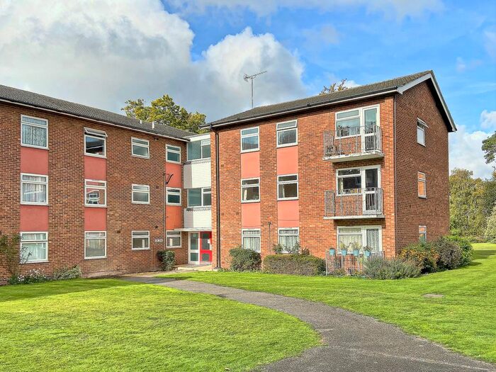 3 Bedroom Flat To Rent In Elleray Court, Ash Vale, Aldershot, GU12