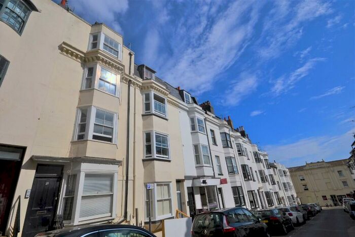 3 Bedroom Maisonette To Rent In Upper Market Street, Hove, East Sussex, BN3