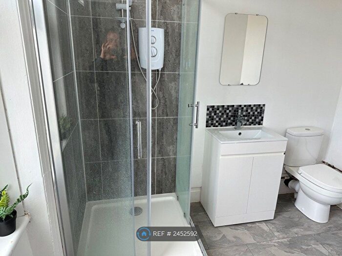1 Bedroom Flat To Rent In Station Road, London, N3