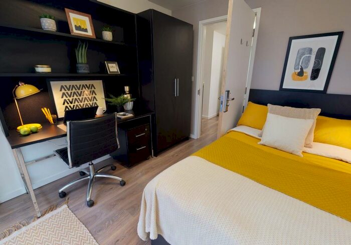 Flat To Rent In Iq City, EC1V