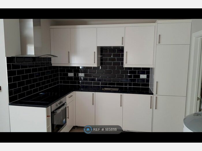 2 Bedroom Flat To Rent In Rose Kiln Lane, Reading, RG1