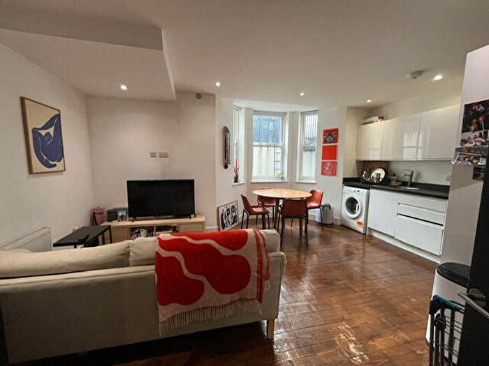 1 Bedroom Flat To Rent In Graham Road, Hackney Central, Hackney, E8