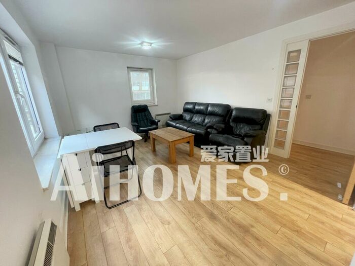 2 Bedroom Flat To Rent In Meadow View, Naples Street, Manchester, M4