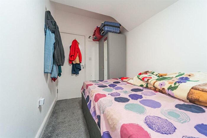 4 Bedroom House To Rent In Harborne Park Road, Birmingham, B17