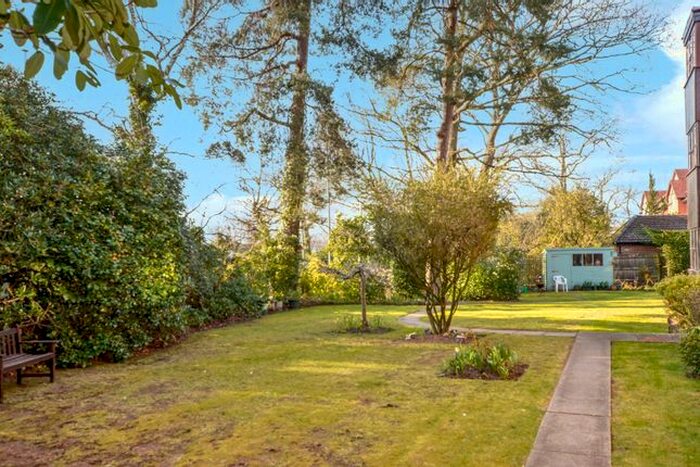 1 Bedroom Flat For Sale In Moorside Road, West Moors, Ferndown, BH22