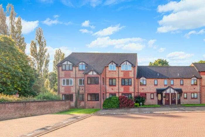 2 Bedroom Flat To Rent In Broome Way, Banbury, OX16