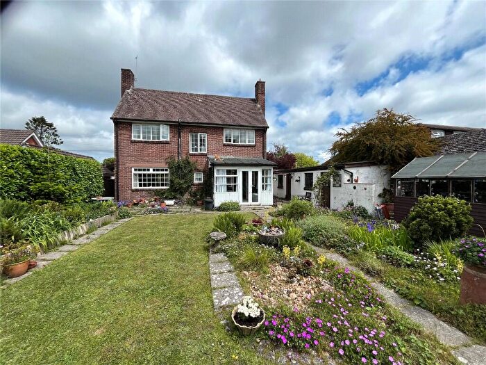 3 Bedroom Detached House For Sale In Meadow Road, Ringwood, Hampshire, BH24