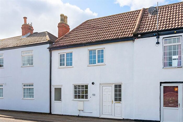 3 Bedroom Cottage For Sale In Main Street, Welwick, HU12